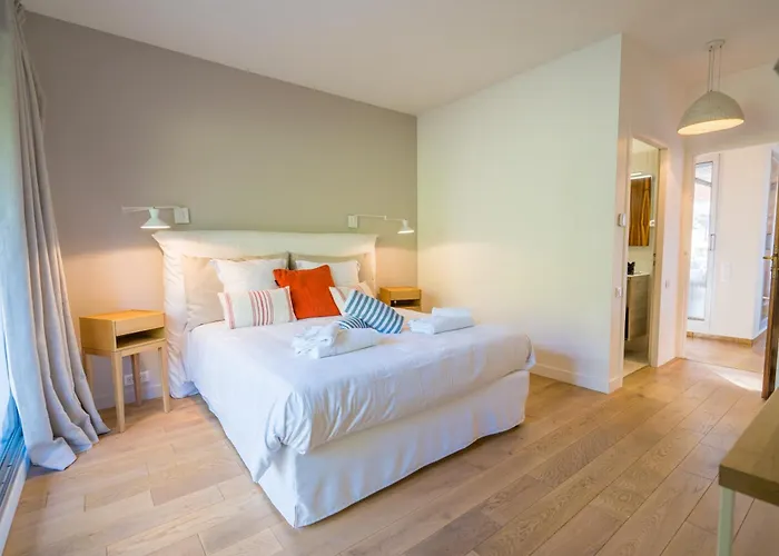 Villa Pereire - Superbe A 50 Metres De La